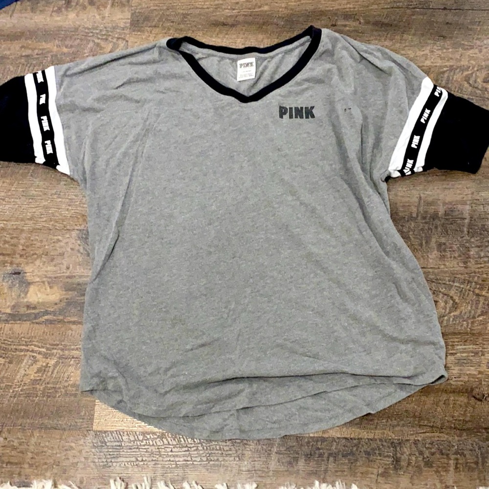 VS pink casual wear t shirt